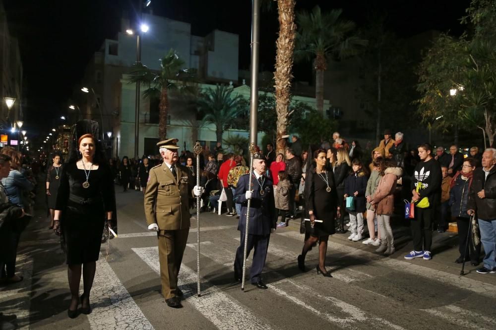 Miles de personas contemplaron el paso de las imágenes de las seis cofradías que participan en Lunes Santo