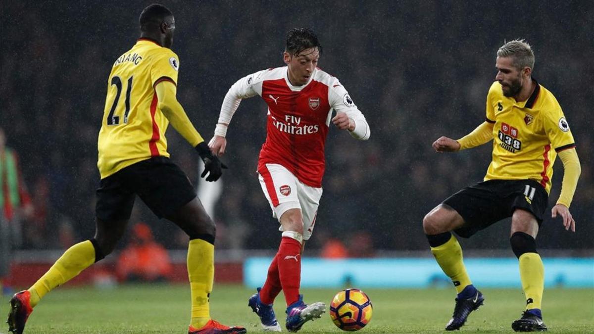 Ozil puede abandonar la Premier para regresar a la Liga