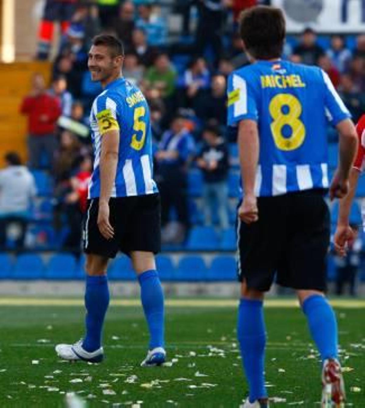 Samuel Llorca sonríe tras marcar un gol al Sabadell en la temporada 11/12.