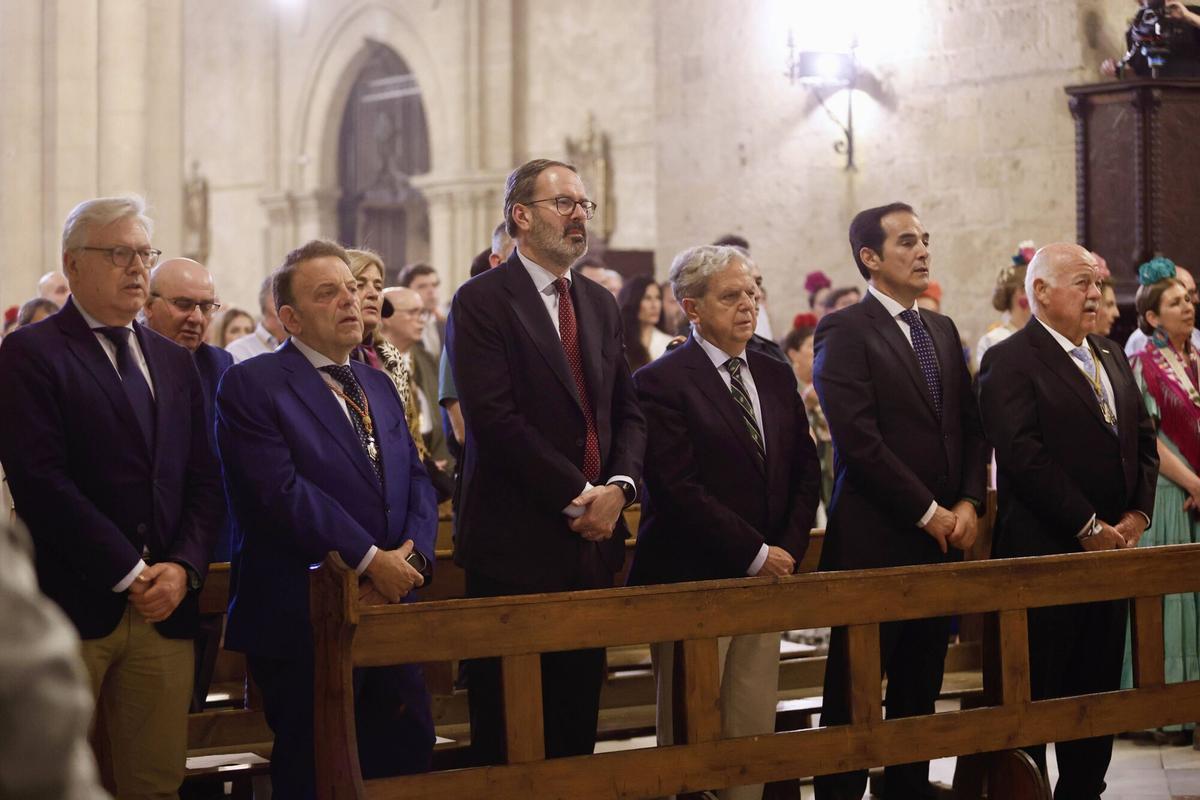 La hermandad del Rocío de Córdoba parte hacia Almonte entre imágenes de fe y emoción