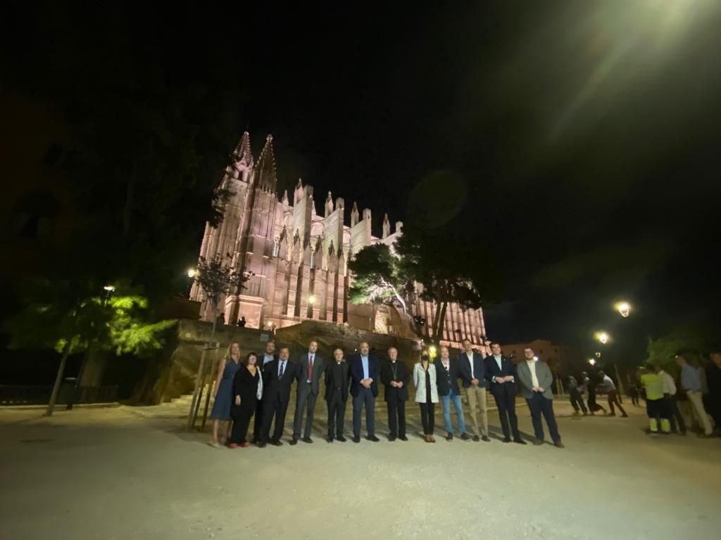 So hell strahlt die Kathedrale von Palma mit der neuen Beleuchtung