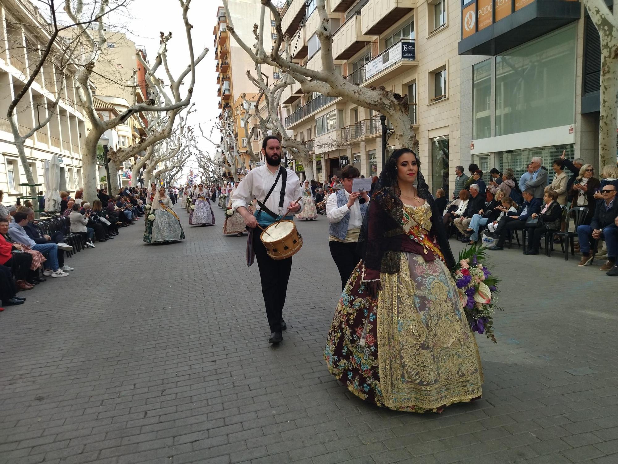 Puntual y diligente: magnífica ofrenda en las Fallas de Dénia (imágenes)