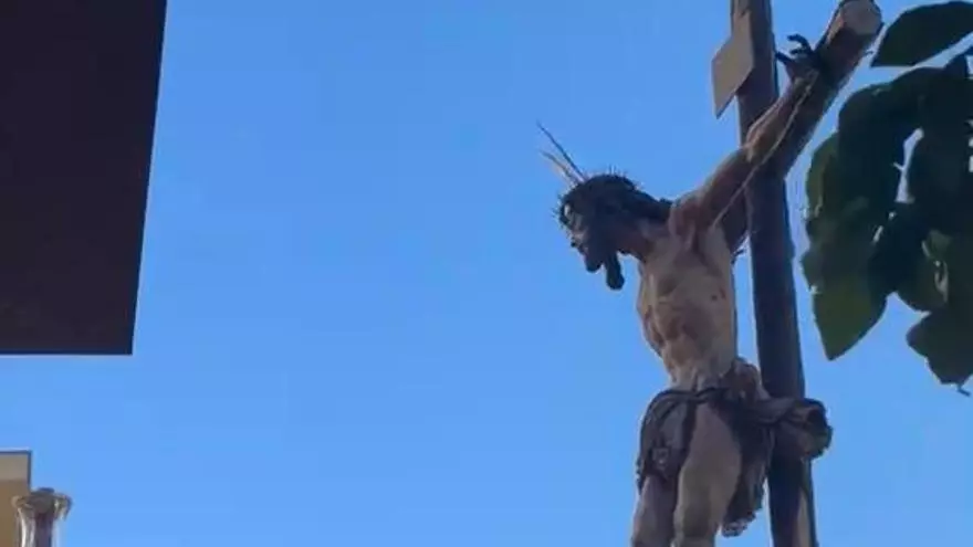 Vídeo | Termina la revirá del Señor de la Sed a sones de 'Señor de Nervión' por Rosario de Cádiz