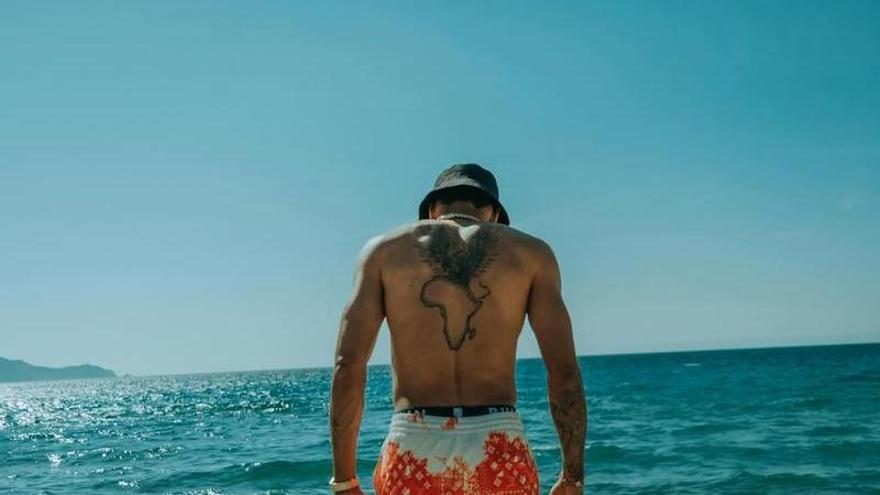 La azarosa vida de Aubameyang: raíces en Ávila, internacional por Gabón, contrajo malaria, incidente con un extintor...