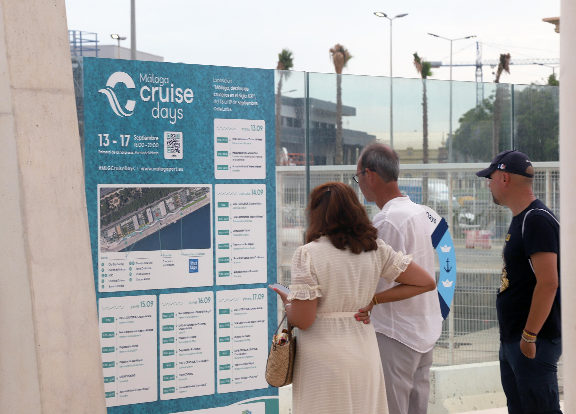 Preparativos en el Palmeral de las Sorpresas para los Málaga Cruise Days