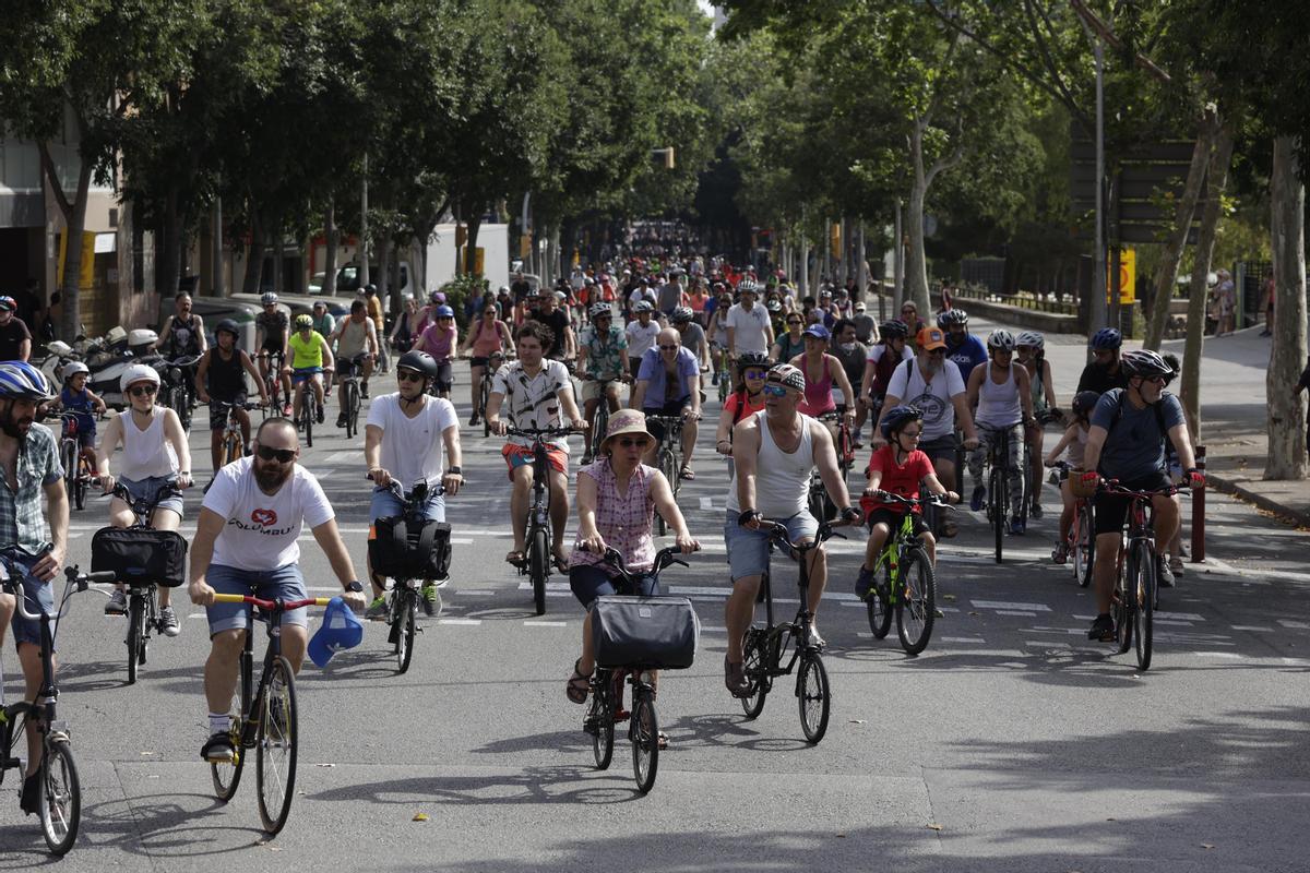 La fiesta de la bicicleta regresa a las calles de Barcelona con la Bicicletada.