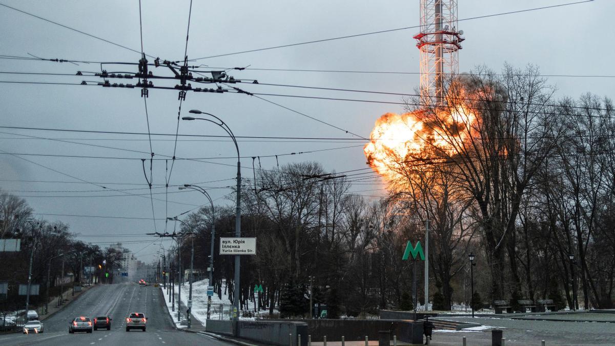 Cinco muertos en el bombardeo ruso a la torre de televisión de Kiev