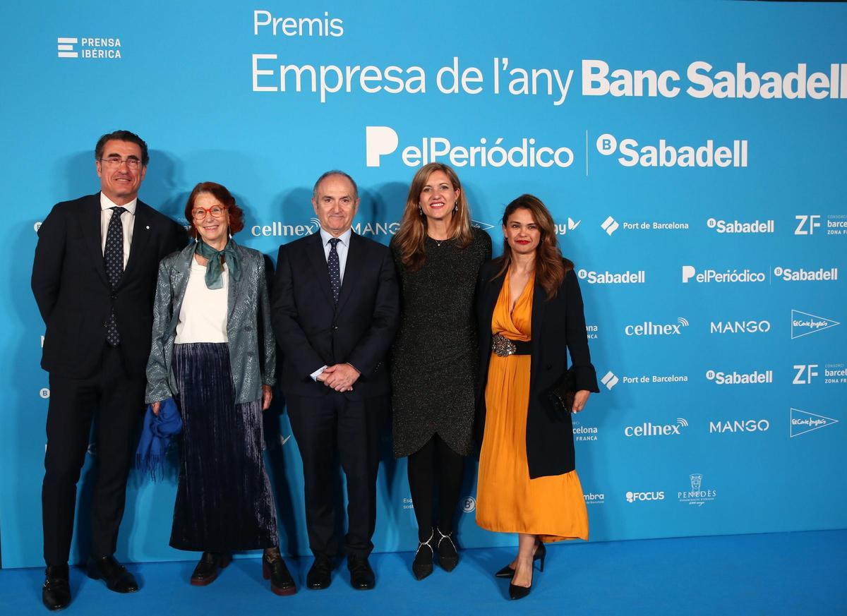 Xavier Segura Zariquey, de Segura Procuradores; Esther Giménez Salinas, Síndic de Greuges; Jesús Sánchez, decano del Colegio de Abogados, Chantal Moll de Alba, directora de la Cátedra de Derecho Registral de la UB, y Erika Torregrossa Acuña, CEO de Diplocorp