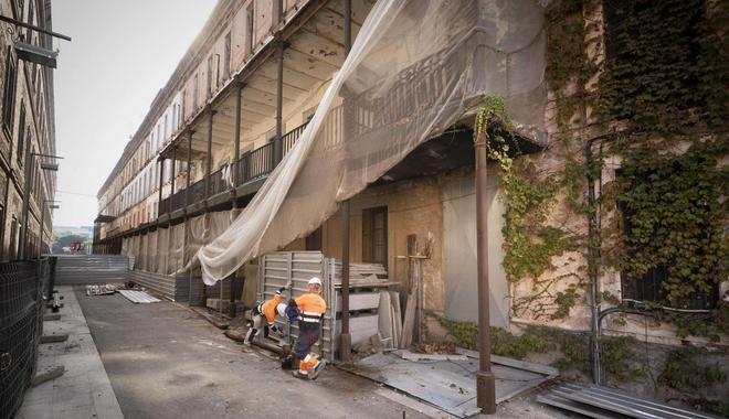 La UPF enderroca les últimes cases dels militars de la Ciutadella