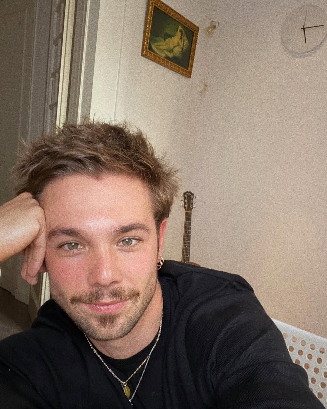 A Carlos Cuevas no le gusta vivir en Madrid, prefiere su ciudad de origen