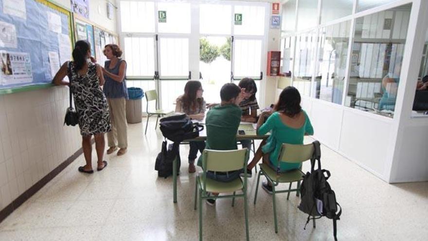 Alumnos de Secundaria en un instituto de Ibiza.