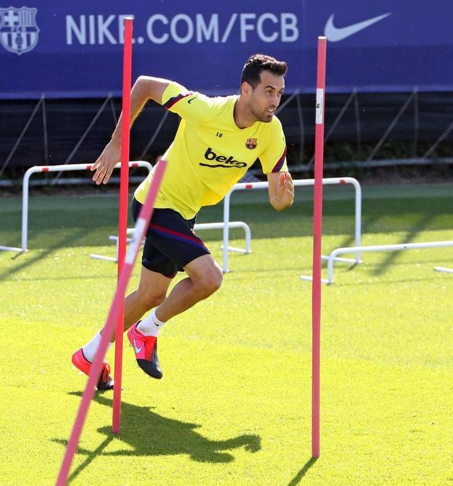 Este viernes la primera plantilla del FC Barcelona ha seguido su puesta a punto después del día de descanso.