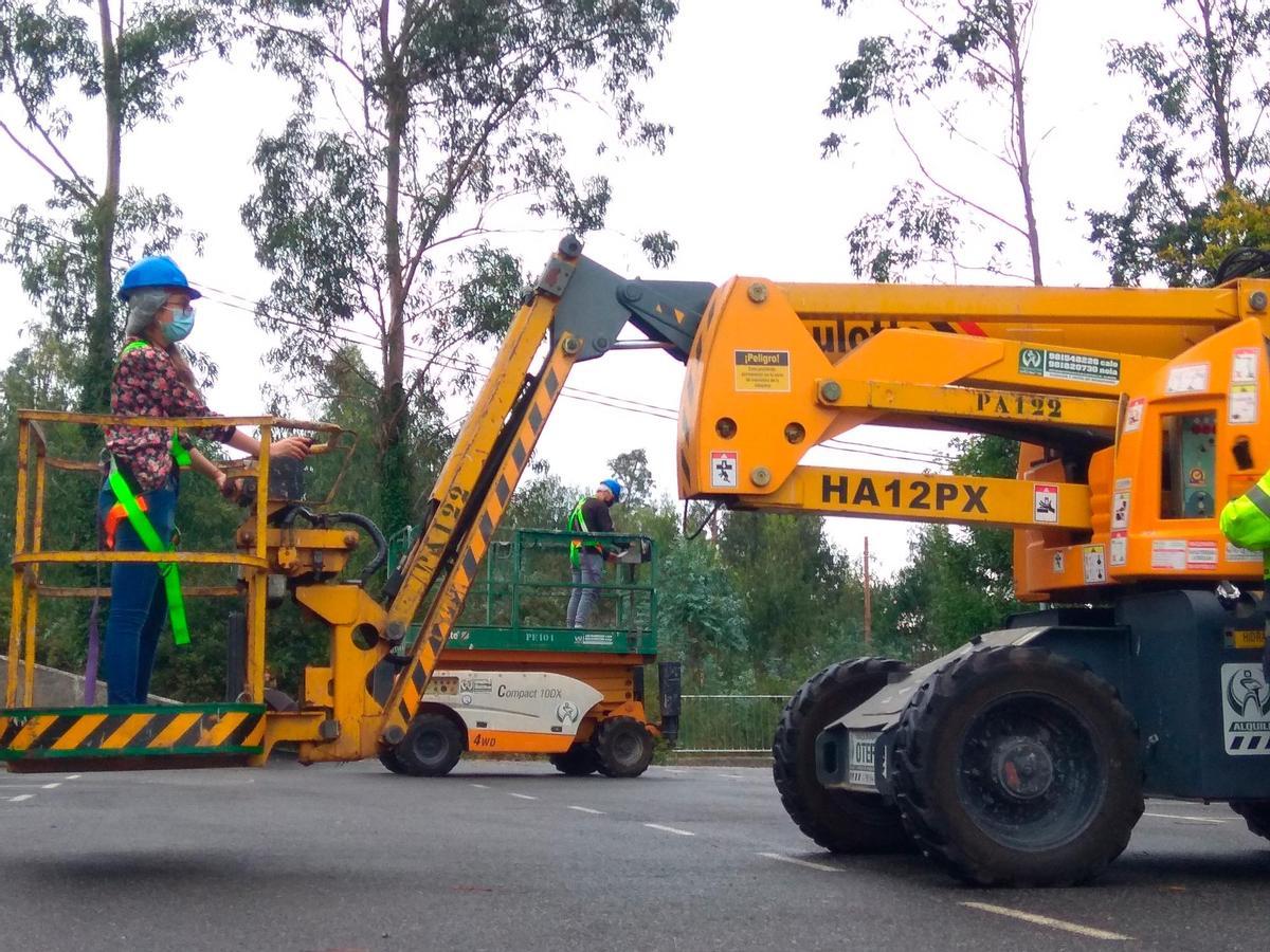 O manexo de maquinaria é unha das formacións que recibirán as participantes no InserAmes-Brión. Foto: C. de Ames.