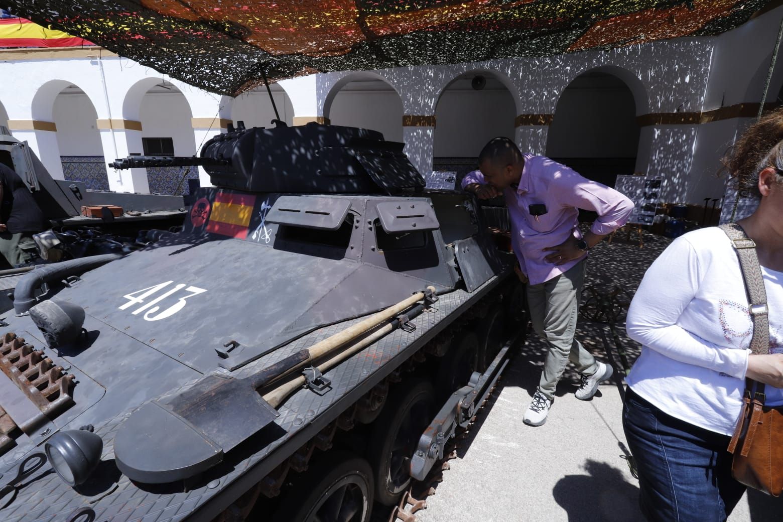 Subirse a un tanque: jornada de puertas abiertas en el Museo Militar de València