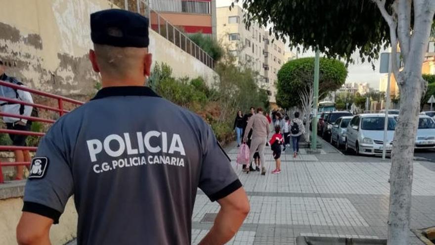 Agente de la Policía Canaria.