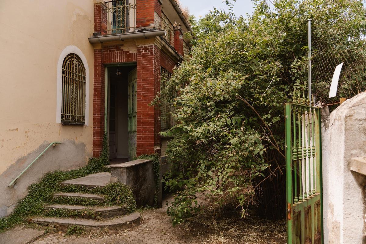Acceso a Velintonia, la vivienda del poeta y premio Nobel Vicente Aleixandre.