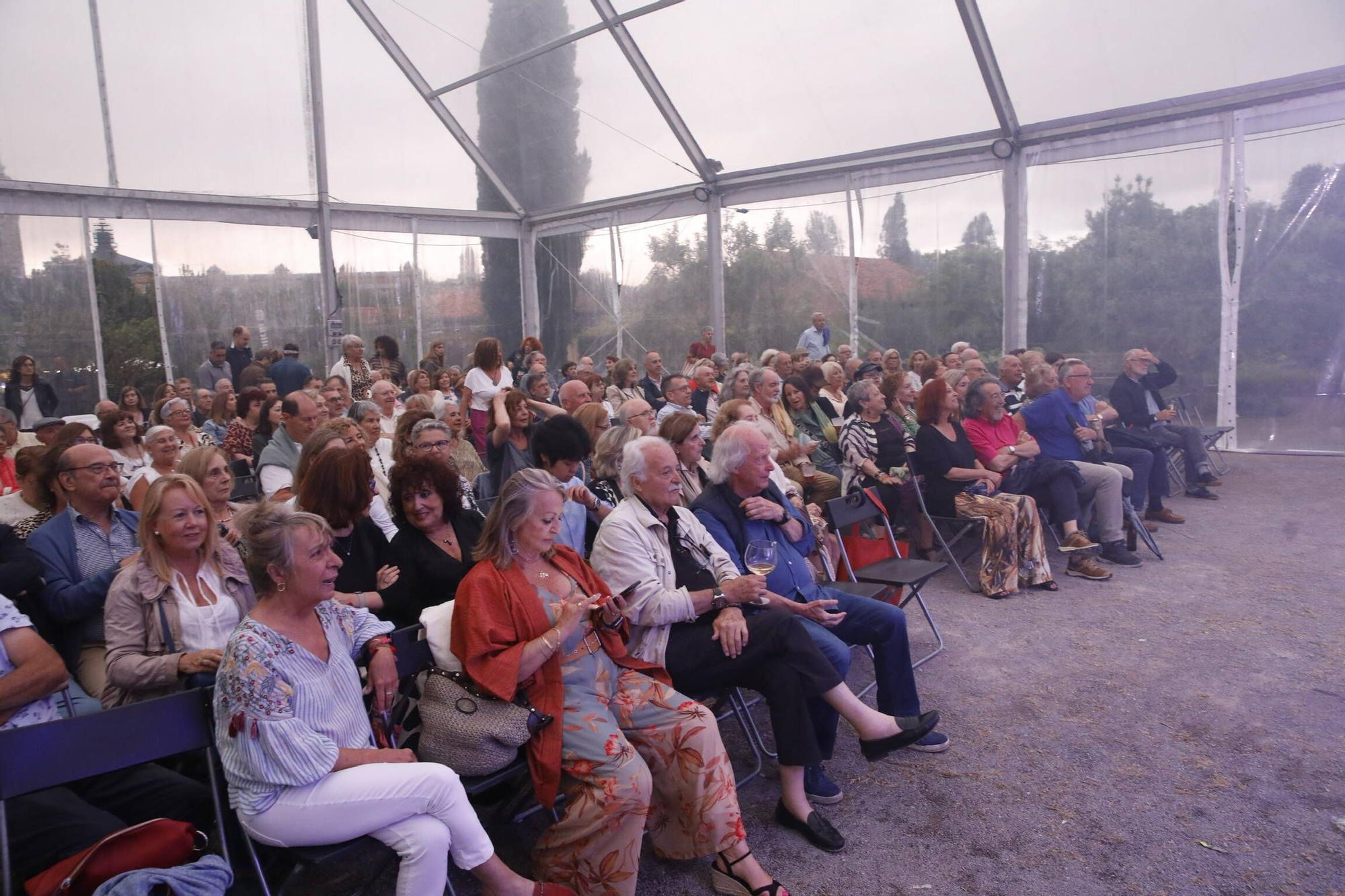 El grupo gijonés "Plana Mayor" abre los conciertos del Jardín Botánico (en imágenes)