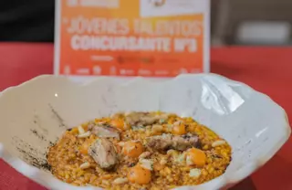Un arroz de molleja, queso azul y calabaza triunfa en Cullera