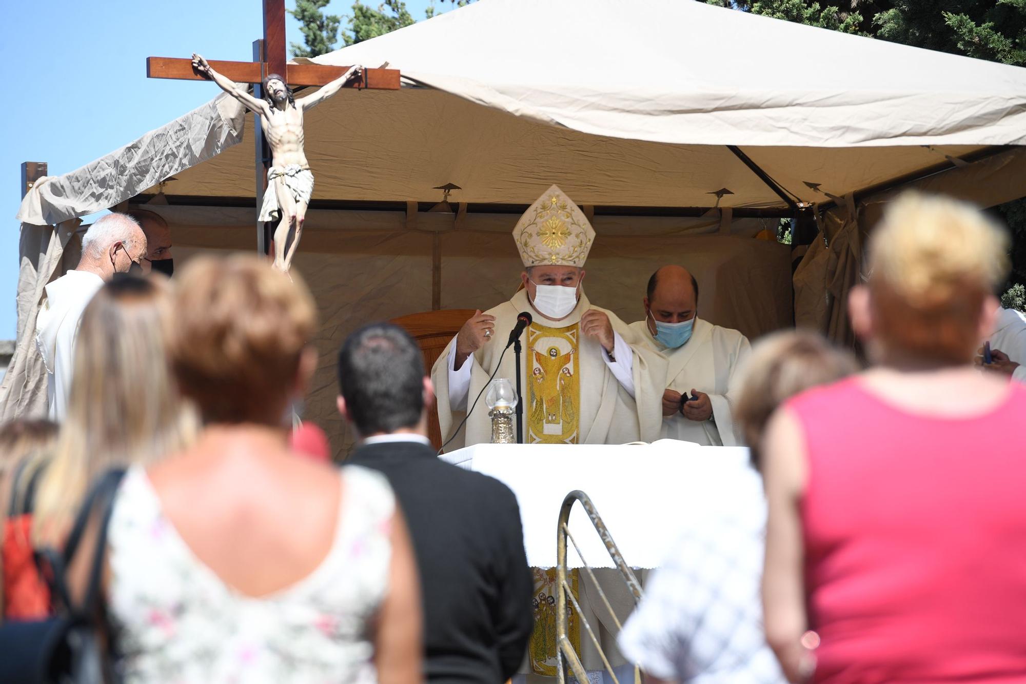 San Lázaro recibe a los familiares el Día de Todos los Santos