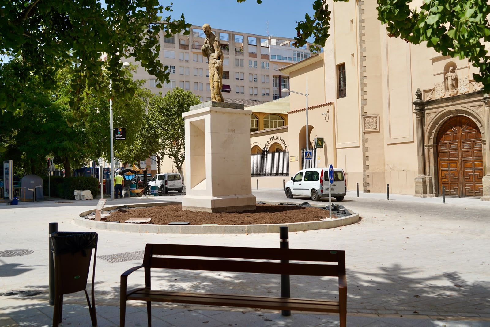 Aspecto actual de la plaza de Santo Domingo tras la finalización de las obras de renovación.