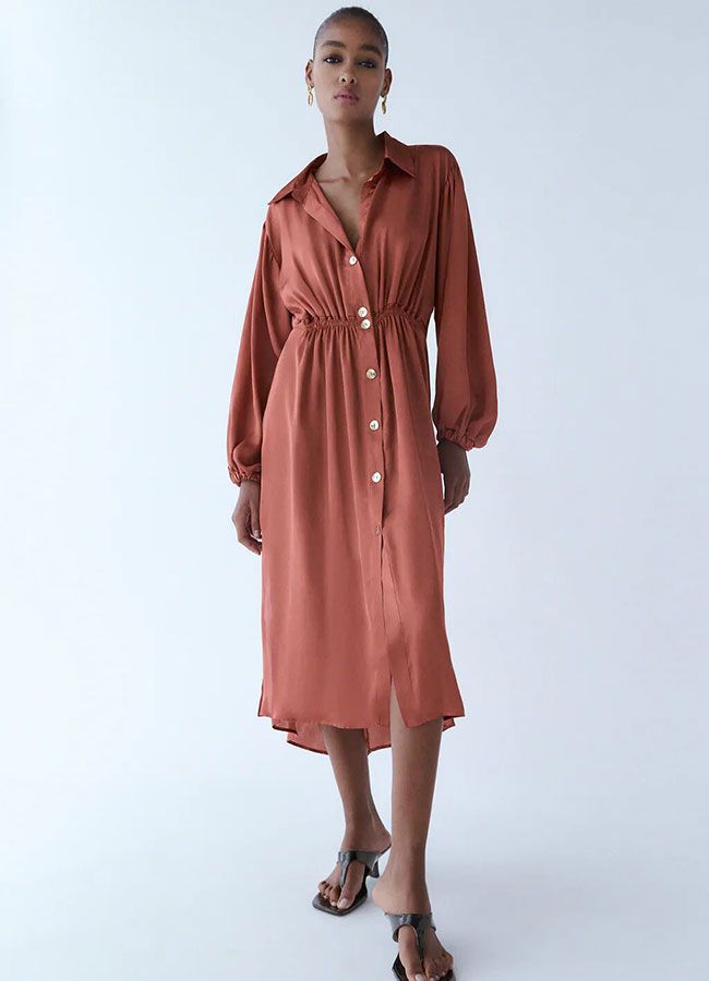 Vestido midi con botones