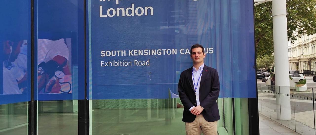 Emilio Martínez-Pañeda, en el Imperial College de Londres.