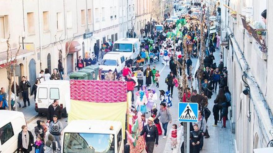 Rua de Carnaval pels carrers de Castellbell