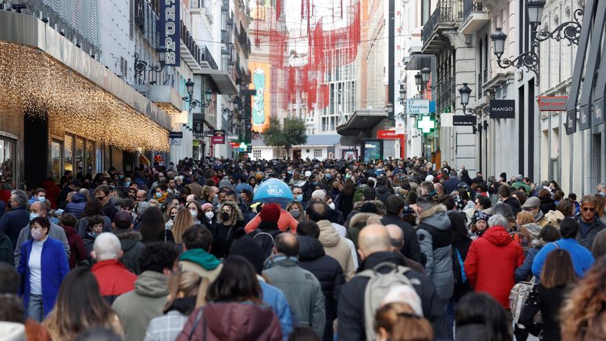 La población española bate un nuevo récord: 48,5 millones de habitantes, gracias a la inmigración