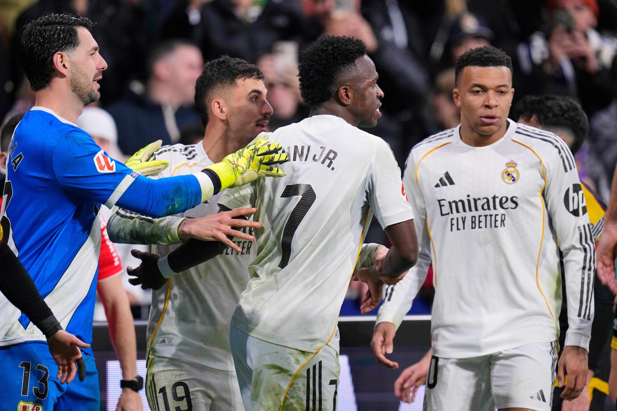 Polémica y reacciones de la actualidad deportiva de Barça y Real Madrid, en directo: sigue toda la radio deportiva