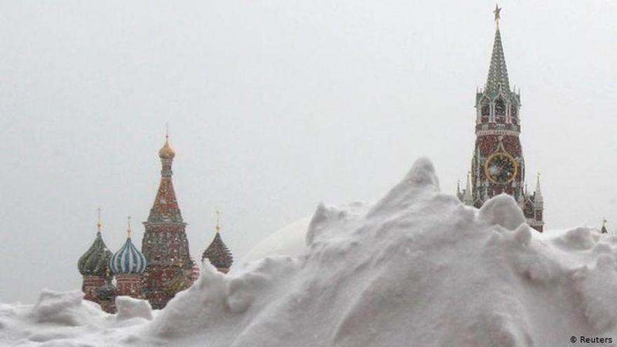 Una &#039;nevada apocalíptica&#039; sepulta Moscú bajo más de 56 centímetros de nieve