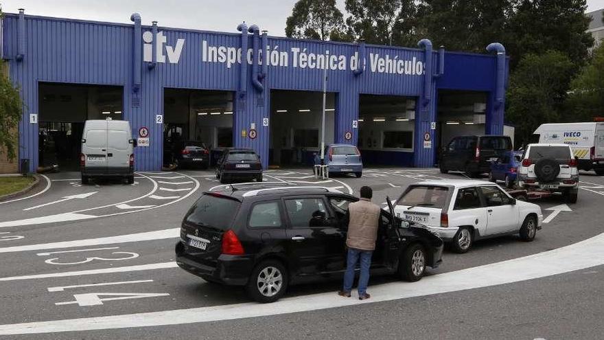 Estación de inspección técnica de vehículos (ITV) en Peinador. // Ricardo Grobas