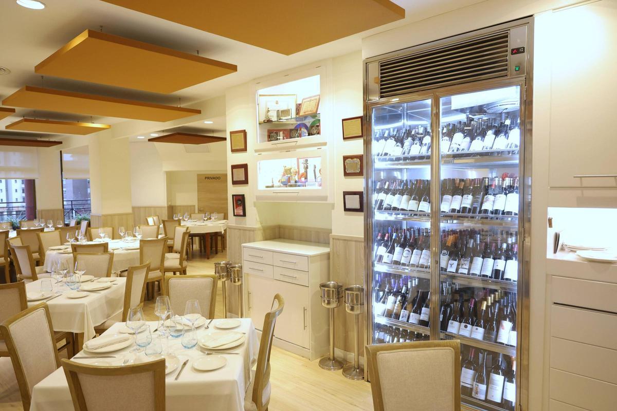 El cacereño Manuel Espada, copropietario del restaurante Albalat, se despide después de toda una vida entre fogones