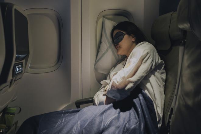 Descubre tolo lo necesario para poder dormir plácidamente en el avión.