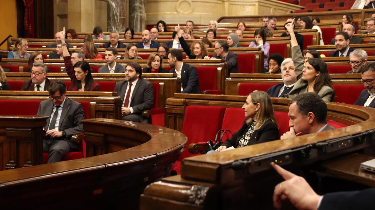 El Parlament recupera la ley de memoria histórica y da luz verde a su ...