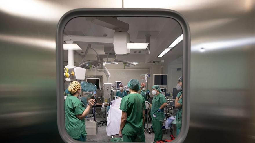 Cuando los presupuestos no llegan a final de año: el Sergas necesitó 540 millones extra en diciembre para nóminas, recetas y material sanitario