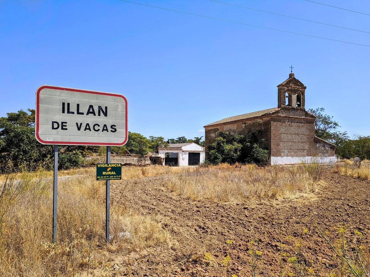 La entrada al pueblo de Illán de Vacas