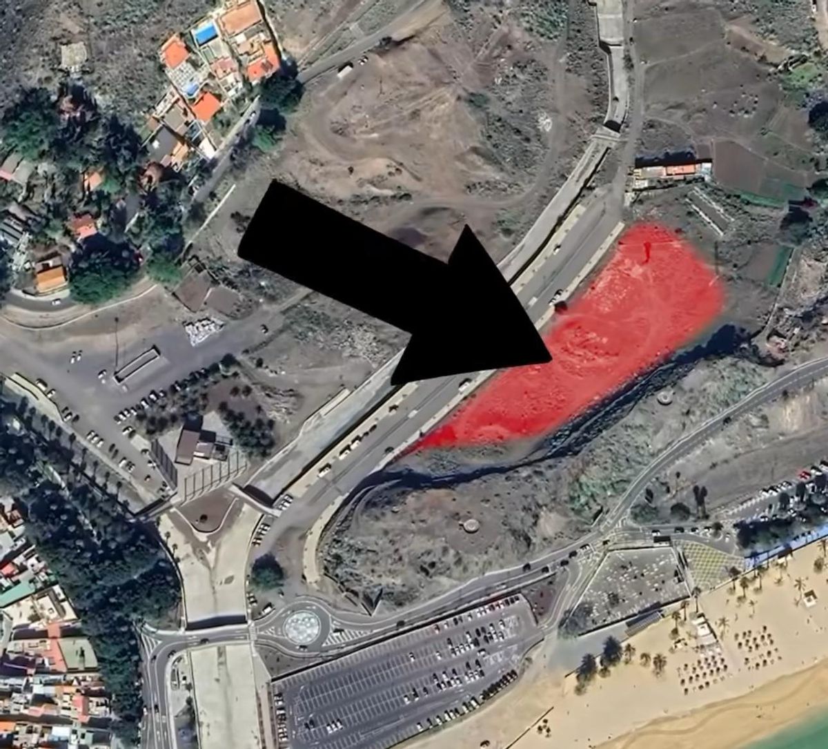 Ubicación de la parcela de Las Teresitas declarada turística y que Santa Cruz quiere abrir a otros usos