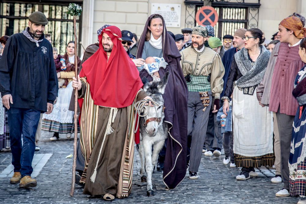 «Les Pastoretes» adoran al Niño en Alcoy