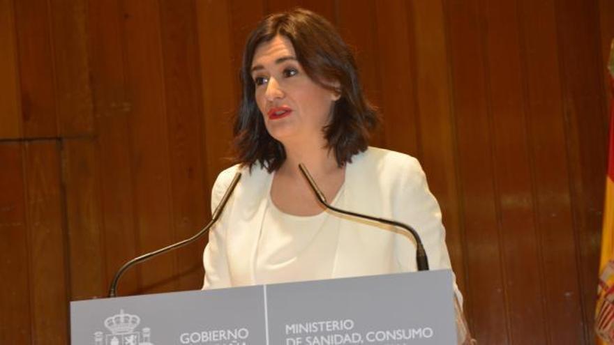 Carmen Montón defiende el carácter "universal, público y equitativo" de la Sanidad