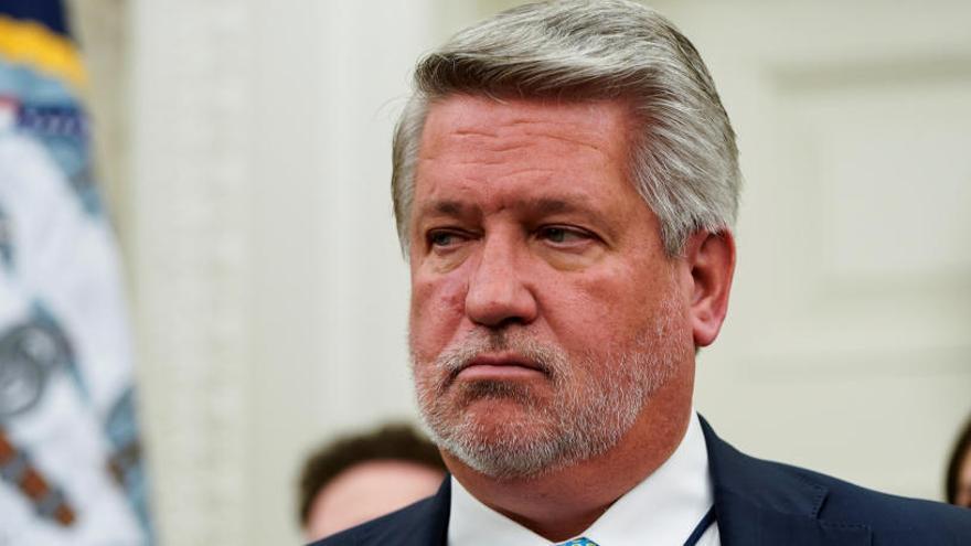 Dimite Bill Shine.