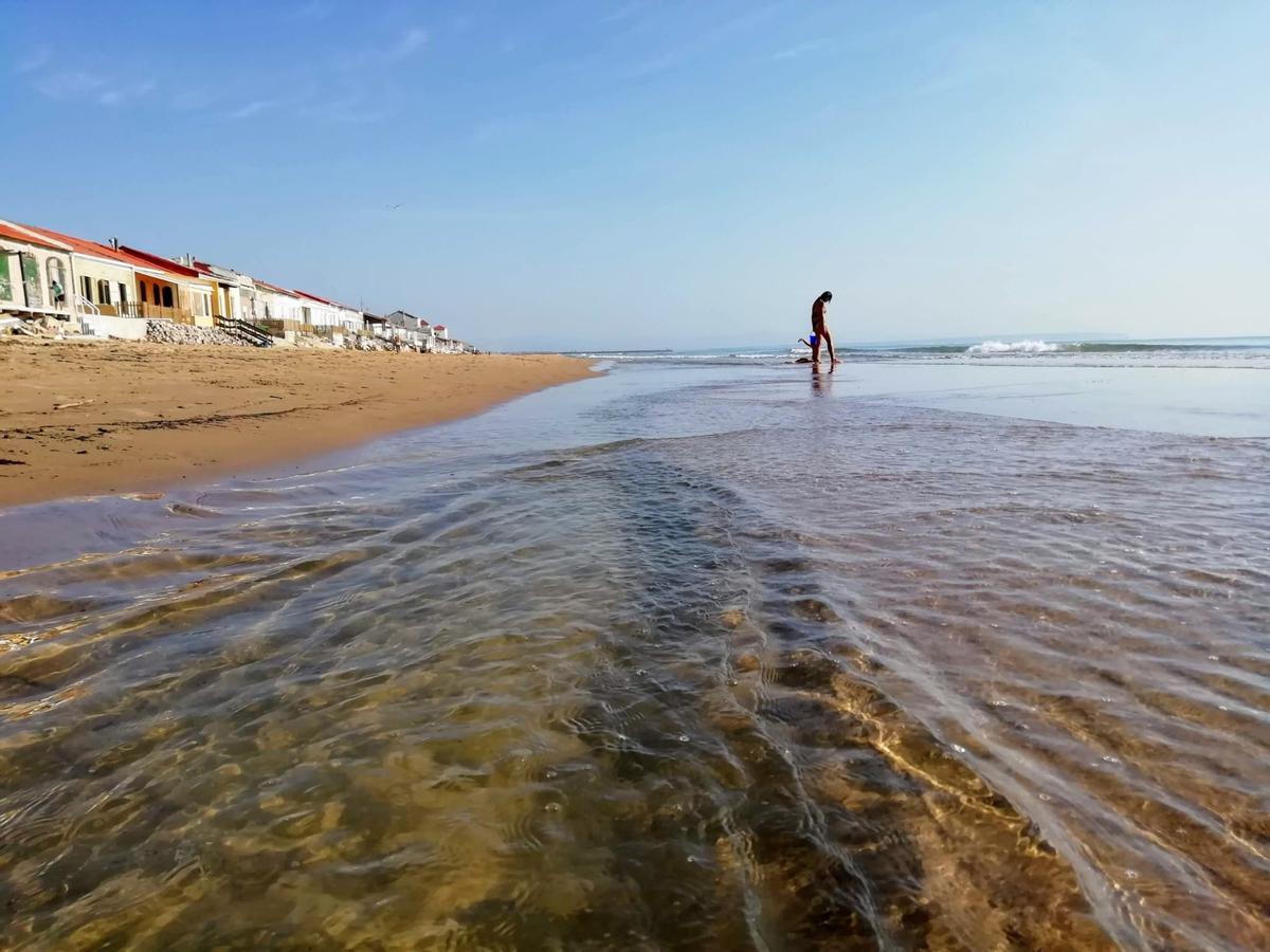 Las casas en Playa Babilonia en Guardamar del Segura
