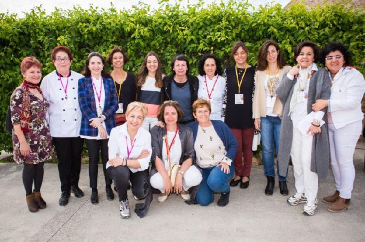 Cocineras y productoras toman los fogones