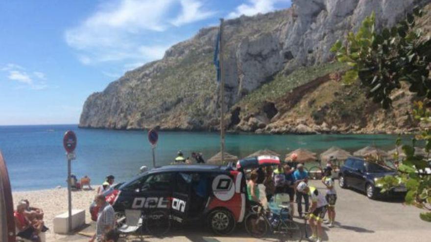 Xàbia prohibirá bajar en coche a la playa de la Granadella