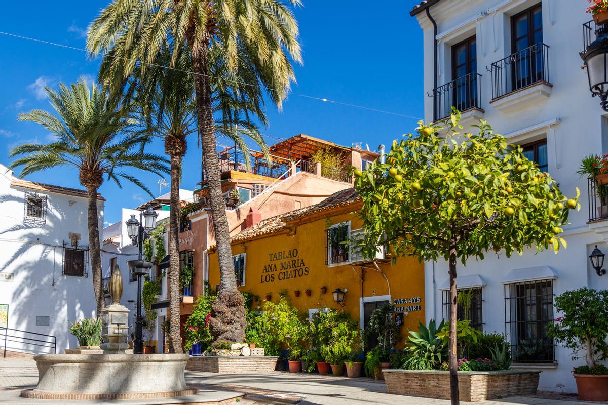 Plaza de los naranjos en Marbella.