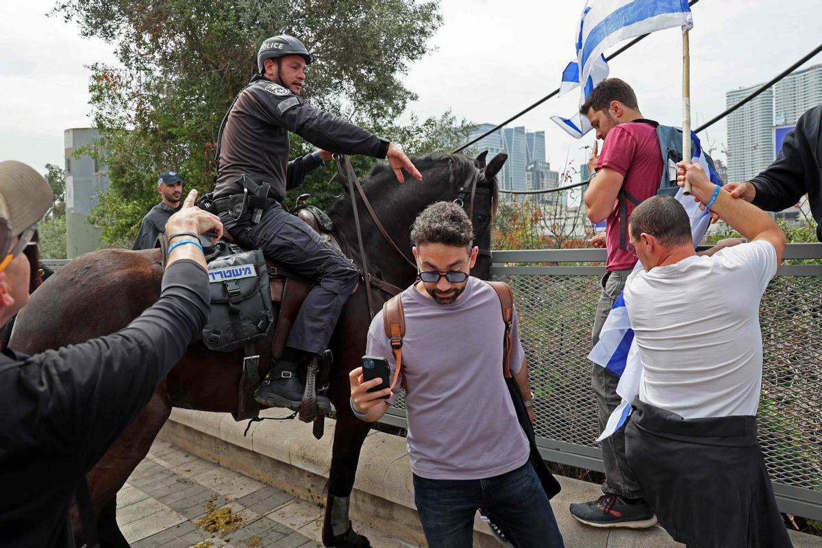 Manifestaciones en Tel Aviv contra las controvertidas reformas legales que promociona el gobierno de extrema derecha del país