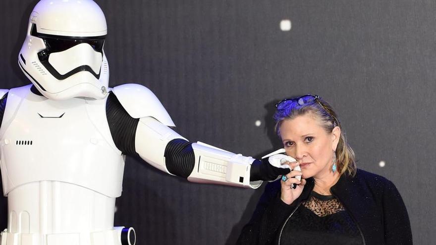 Carrie Fisher, &quot;fuera de peligro&quot; tras sufrir un paro cardíaco