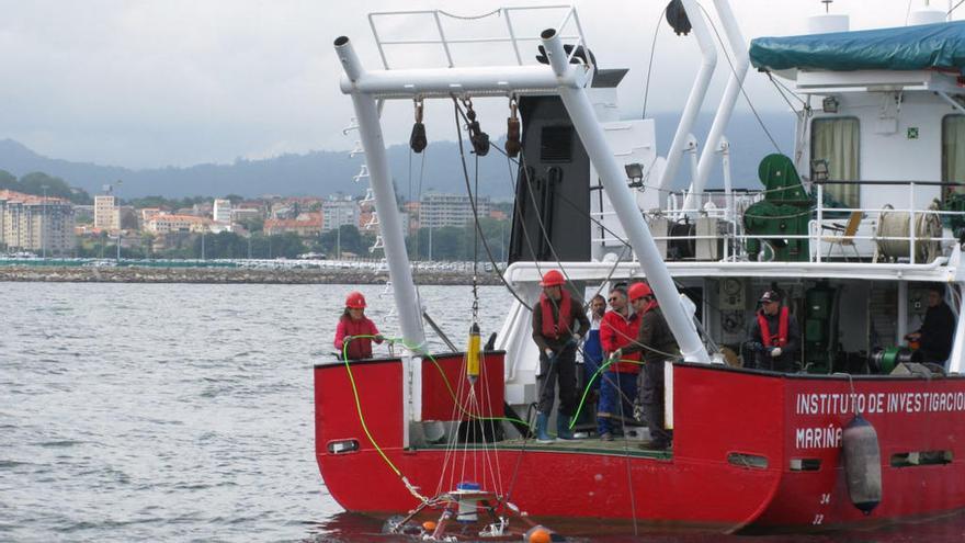 Instalación del correntómetro en la Ría de Vigo por parte del Instituto de Investigacións Mariñas