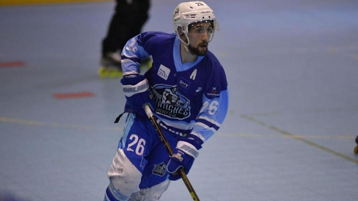 Asier Gayoso, jugador-entrenador del Arona Tenerife Guanches.