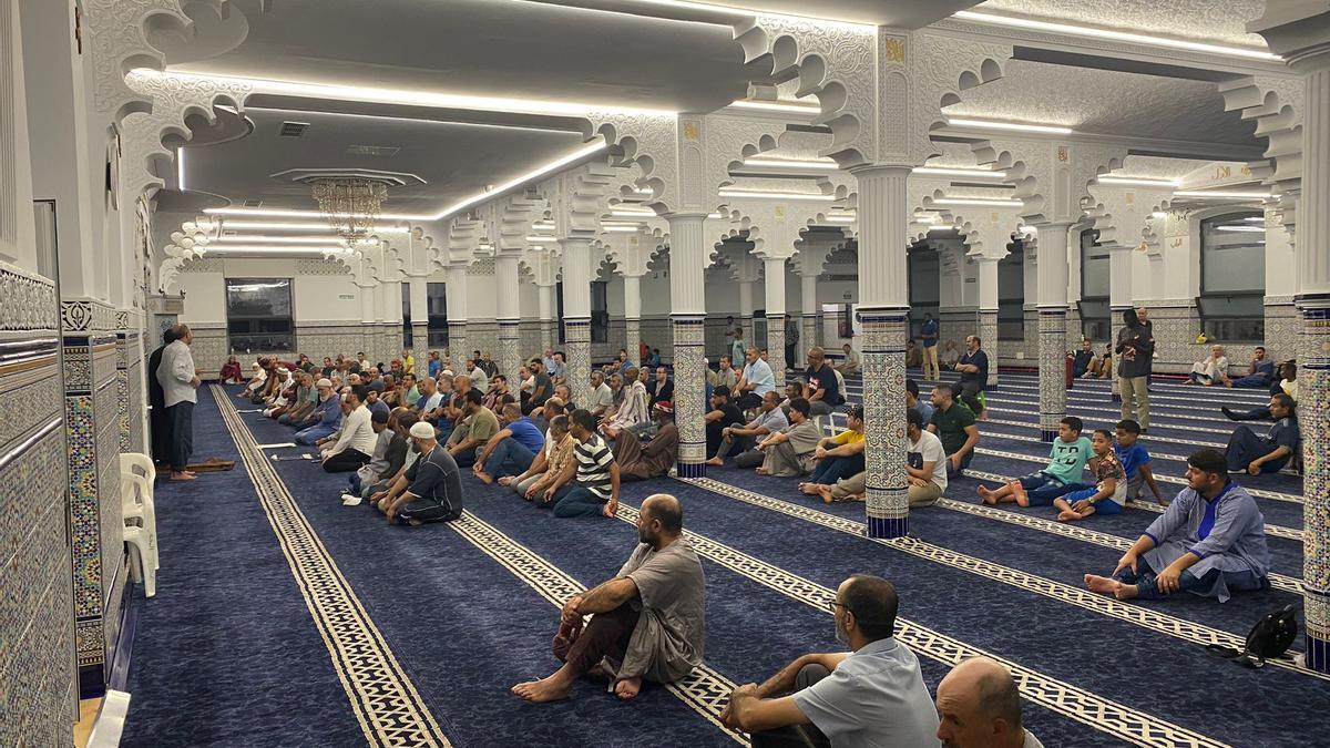 Reunió de la comunitat islàmica de Manresa, avui a 2/4 de 9 del vespre