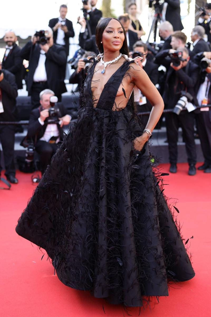Naomi Campbell con un vestido de Valentino Couture en el Festival de Cannes 2022